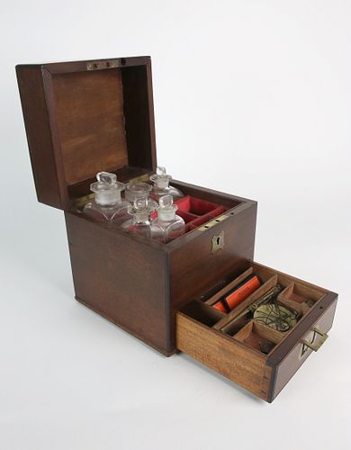 BRITISH MAHOGANY APOTHECARY S BOX  37ceca