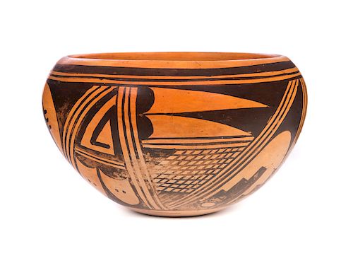 EARLY HOPI POT BY FRIEDA POLEAHLAMeasures