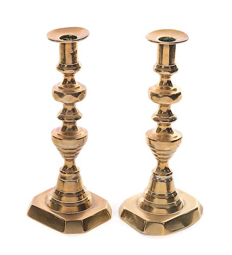 PAIR OF EARLY BRASS PUSH UP CANDLESTICKSMeasures 37cfdf