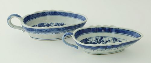 TWO CANTON SAUCE BOATS, 19TH CENTURYTwo