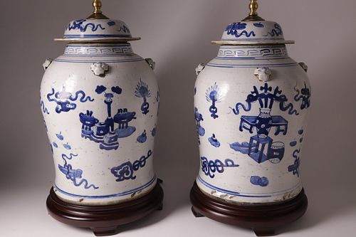 PAIR OF CANTON STYLE PORCELAIN 37d0f2