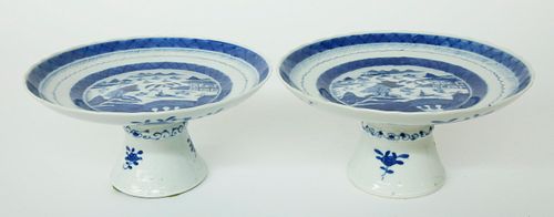 PAIR OF CANTON TAZZAS 19TH CENTURYPair 37d100