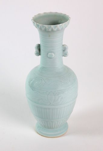 KOREAN CELADON VASE 20TH CENTURYKorean 37d20b