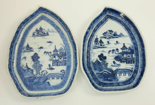 TWO CANTON LEAF FORM TRAYS 19TH 37d218