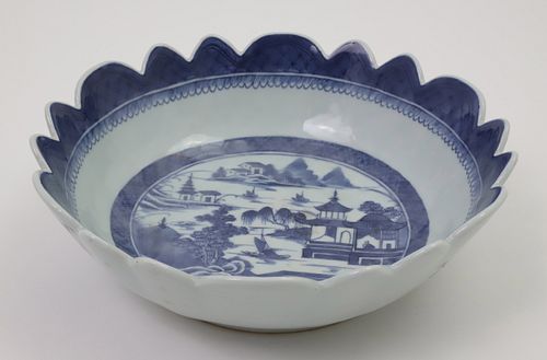 CANTON SCALLOPED RIM BOWL, 19TH