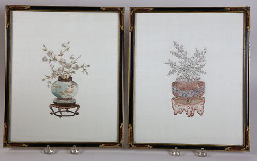 PAIR OF CHINESE SILK EMBROIDERED 37d57f