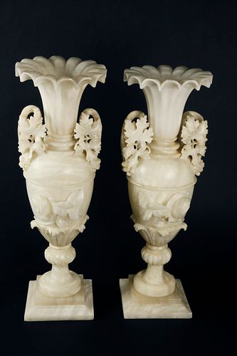 PAIRED OF VINTAGE CARVED ALABASTER 37d6a6