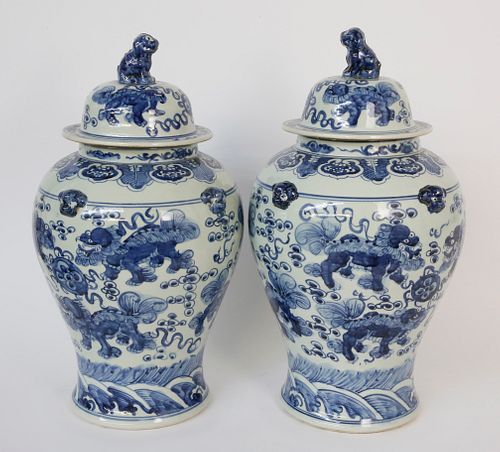 PAIR OF CONTEMPORARY CHINESE BLUE 37d775