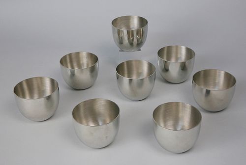 EIGHT KIRK STIEFF PEWTER CUPSEight 37d7db