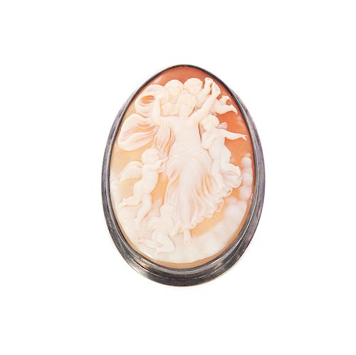 LARGE ANTIQUE CAMEO BROACHExcellent