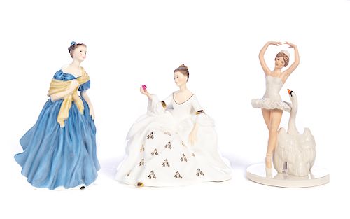 3 ROYAL DOULTON FIGURESExcellent 37d8af