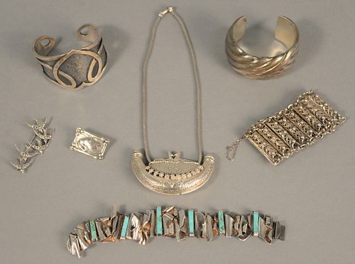 GROUP OF STERLING JEWELRY TO INCLUDE 37b21f