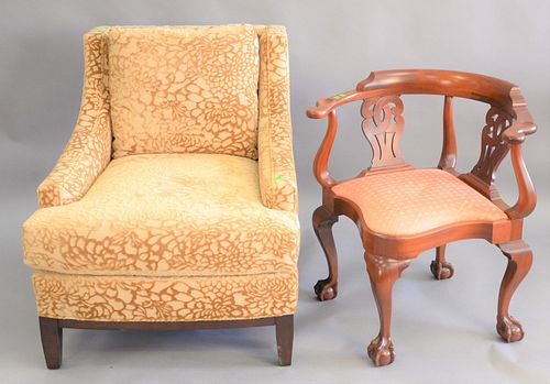 LARGE LOT TO INCLUDE KROVET UPHOLSTERED