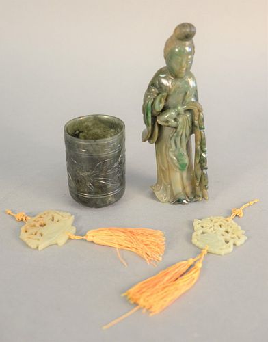 FOUR JADE AND JADEITE PIECES TO 37b383