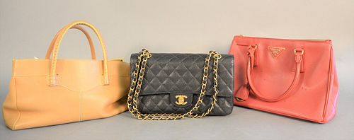 GROUP OF FOUR PURSES AND WALLETS 37b3a4