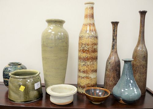 LARGE GROUP OF POTTERY TO INCLUDE