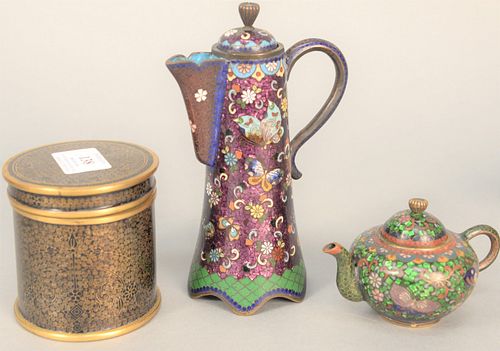THREE PIECE CHINESE CLOISONNE GROUP 37b48e