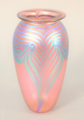 ROBERT EICKHOLT ART GLASS VASE  37b4b5