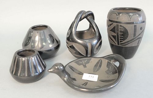 GROUP OF 5 SANTA CLARA BLACKWARE 37b6a3