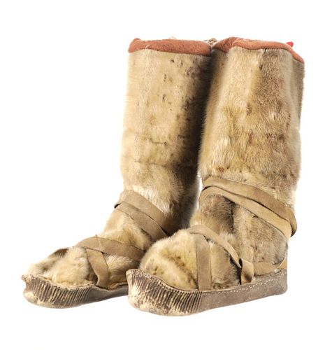 MID-20TH C. INUIT SEALSKIN, HIDE & CARIBOU