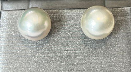 FINE PAIR OF 11.5MM WHITE SOUTH