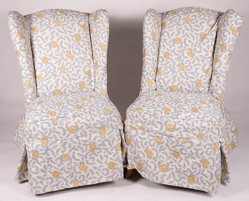 PAIR OF UPHOLSTERED WING CHAIRS 37bad2