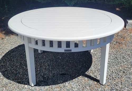 WEATHEREND ROUND DINING TABLE IN