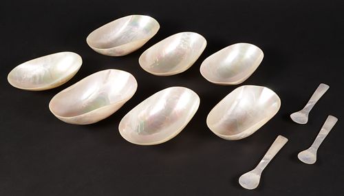 NATURAL SHELL POLISHED CAVIAR SERVICENatural