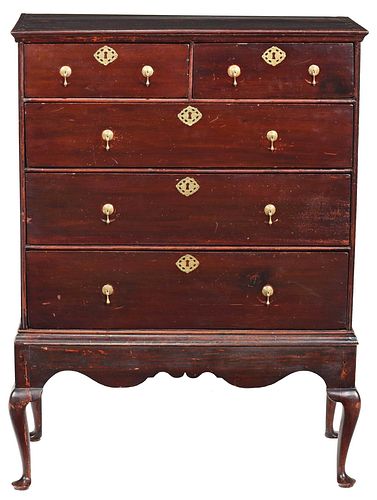 NEW ENGLAND QUEEN ANNE MAPLE CHEST 37bc73