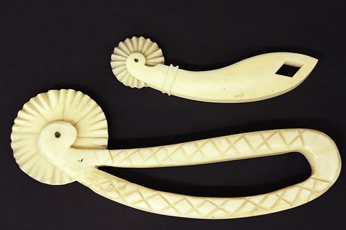 TWO ANTIQUE WHALE IVORY PIE CRIMPERS  37be56