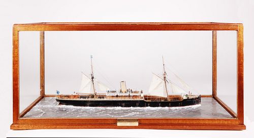 CONTEMPORARY CASED SHIP MODEL OF 37be86
