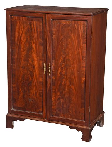 GEORGE III FIGURED MAHOGANY CABINET 37beae