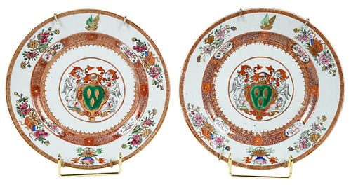 TWO CHINESE EXPORT PLATES, ARMS