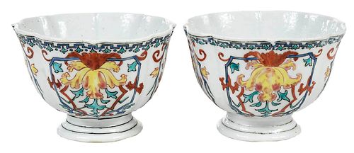 PAIR OF CHINESE EXPORT LOBED PORCELAIN