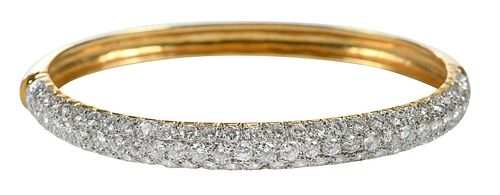 18KT DIAMOND BRACELEThinged bangle  37bf9a