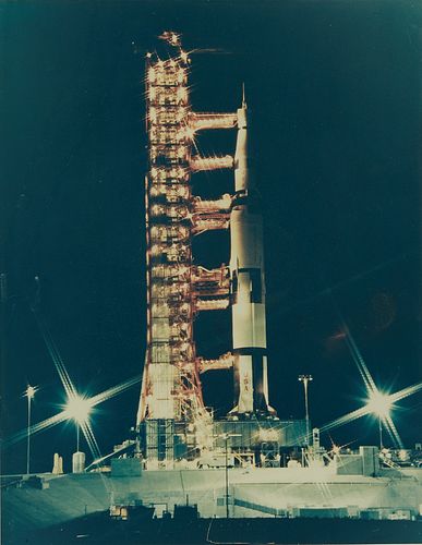 SATURN V ROCKET PHOTO SIGNED BY GORDON