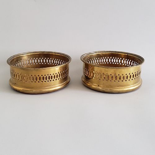 PAIR OF 19TH CENTURY PIERCED BRASS 37ea31