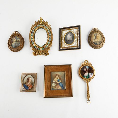 7 DECORATIVE FRAMED OBJECTS - PORTRAITS