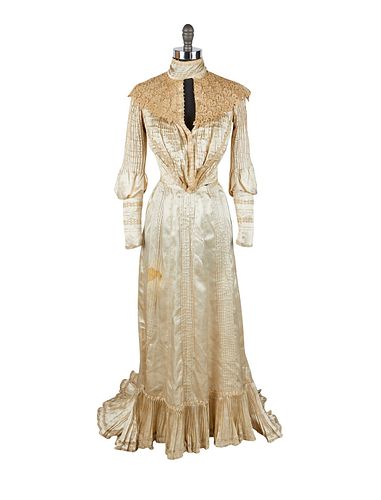 1890S CREAM SILK EVENING DRESSCream