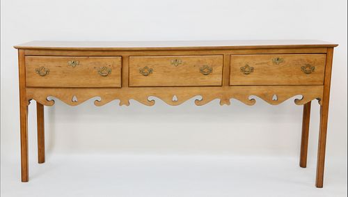 MAPLE THREE DRAWER HUNTBOARDMaple 37ec55