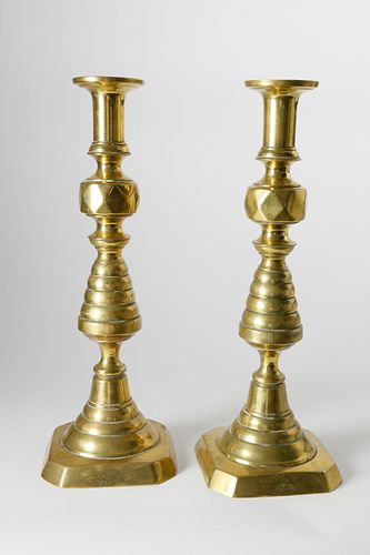 PAIR OF ENGLISH BRASS BEEHIVE PUSHUP 37ed7a