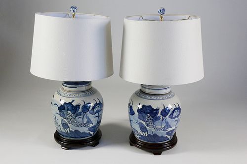 PAIR OF BLUE AND WHITE CANTON STYLE