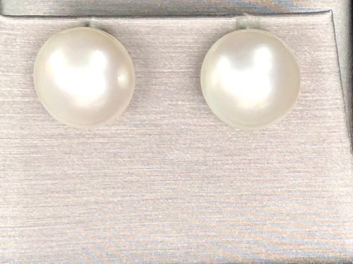 PAIR OF FINE 14MM WHITE SOUTH SEA 37ee56