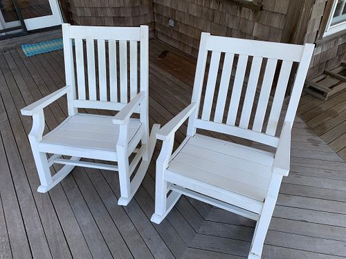 PAIR OF WEATHEREND ROCKING CHAIRS 37ee5e