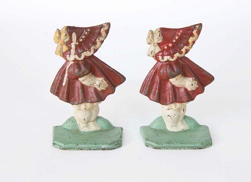 PAIR OF SUN BONNET SUE PAINTED 37eec4