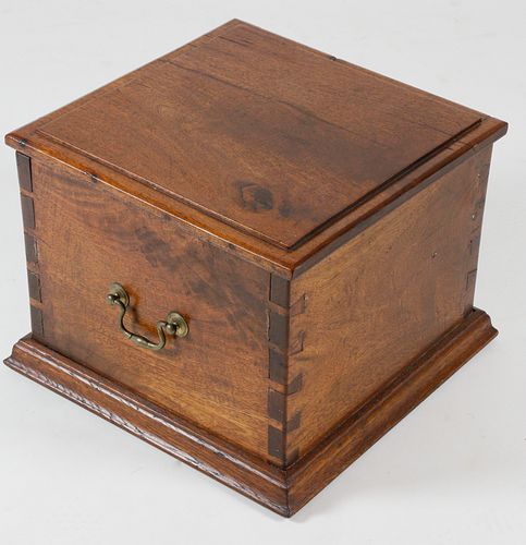 EARLY 19TH C. MAHOGANY DOVETAILED