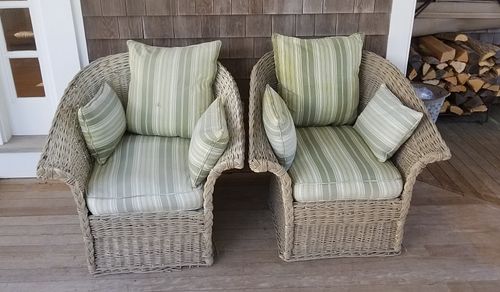 PAIR OF WICKER WOVEN ARMCHAIRS 37efcc