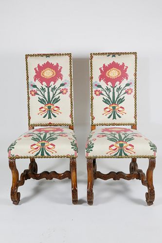 PAIR OF FLORAL EMBROIDERED LINEN