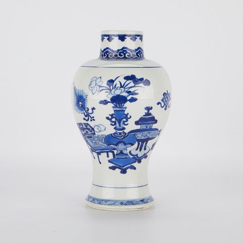 CHINESE KANGXI BLUE AND WHITE VASEChinese 37f164