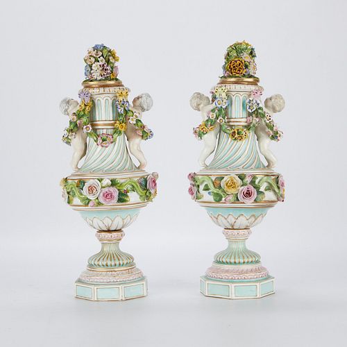 PR OF MEISSEN STYLE LIDDED URNS 37f363